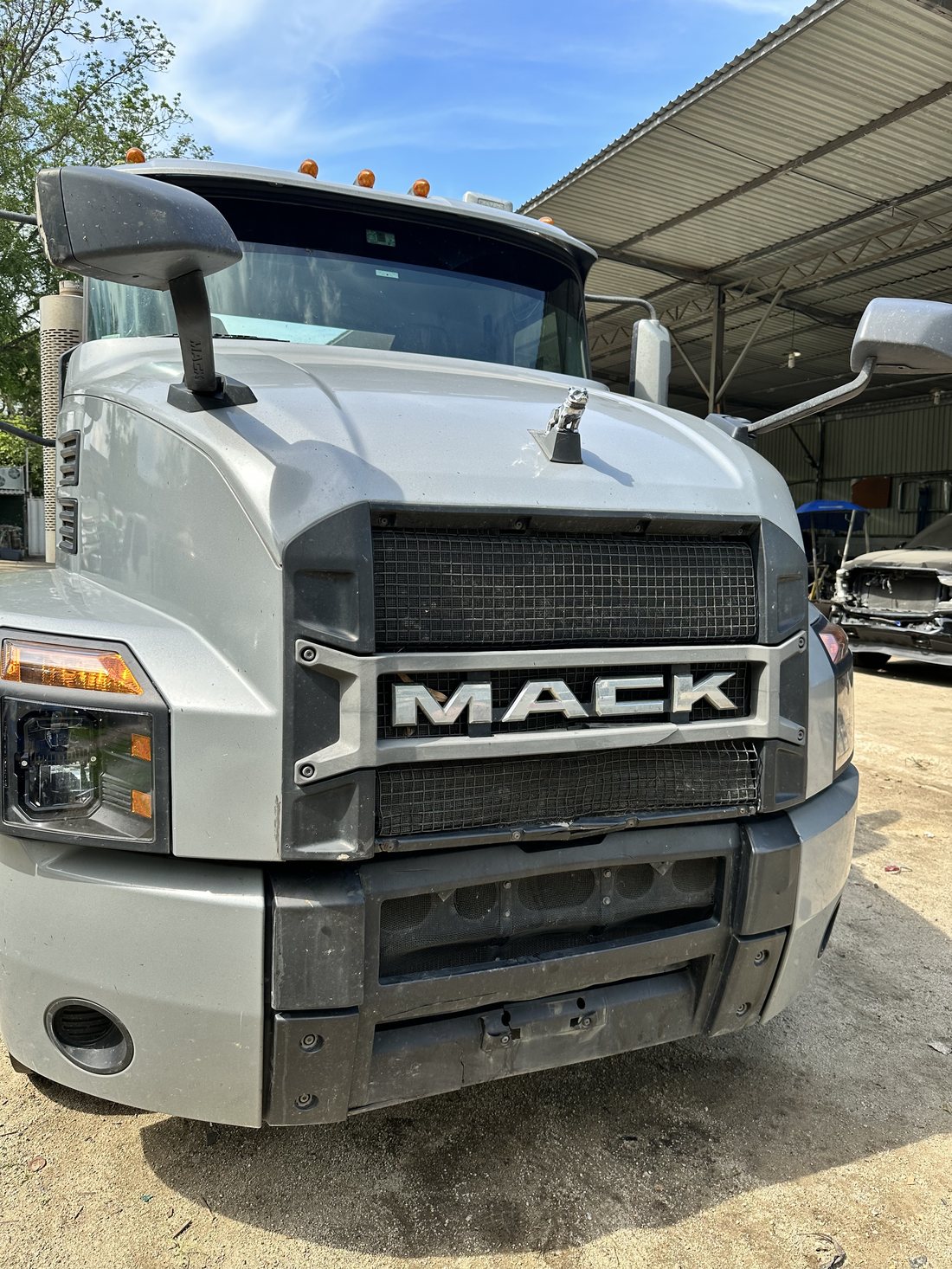 Cabezal Mack en AutoSula